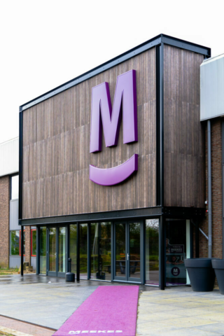 Meekes Trade Market 2700px